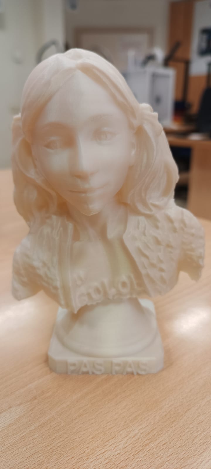 Busto niña